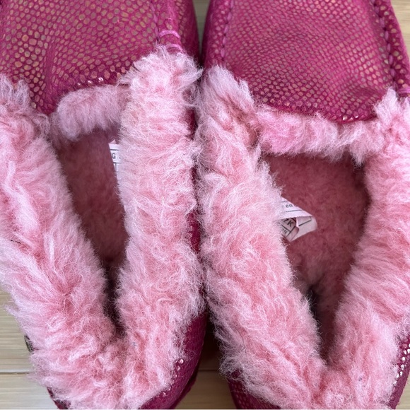 Ugg Slippers - Picture 3 of 10